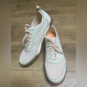 L.L. Bean Women's Sneakers in Cream and Pink